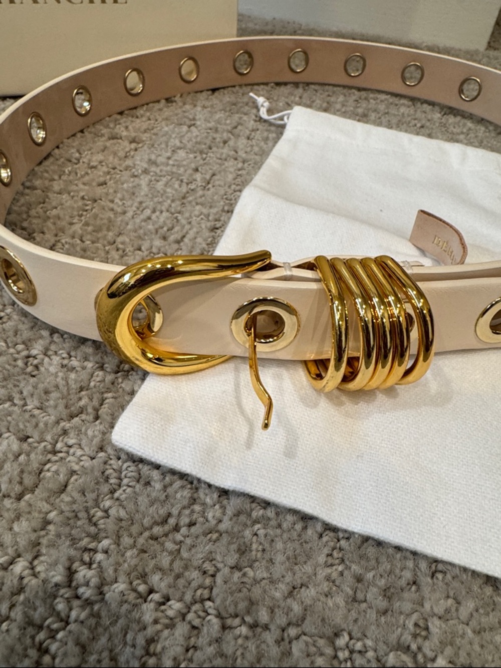 DÉHANCHE Cream Leather Belt with Gold Hardware - Picture 2 of 7